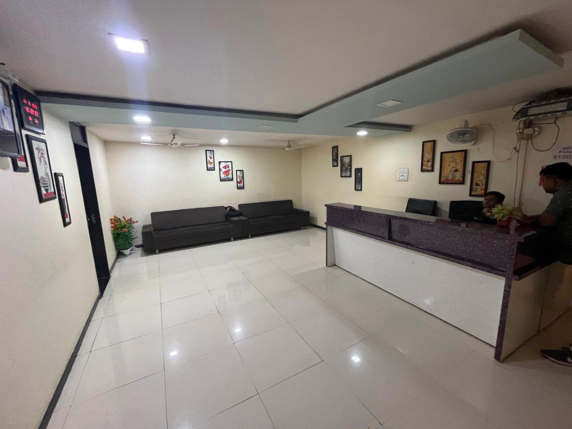 Oyo Hotel Rio Inn Ānand Εξωτερικό φωτογραφία